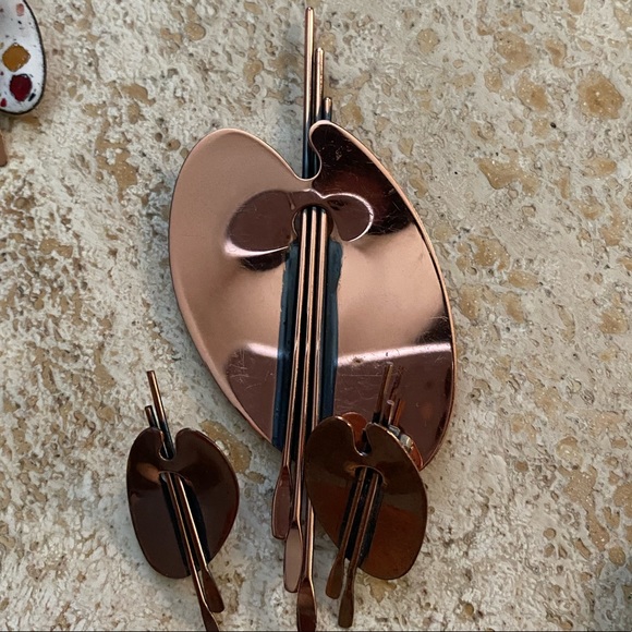 Vintage painter Broach and clip-on earnings - Picture 3 of 4